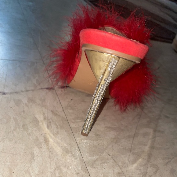 RED FUR HEELS - Picture 4 of 4